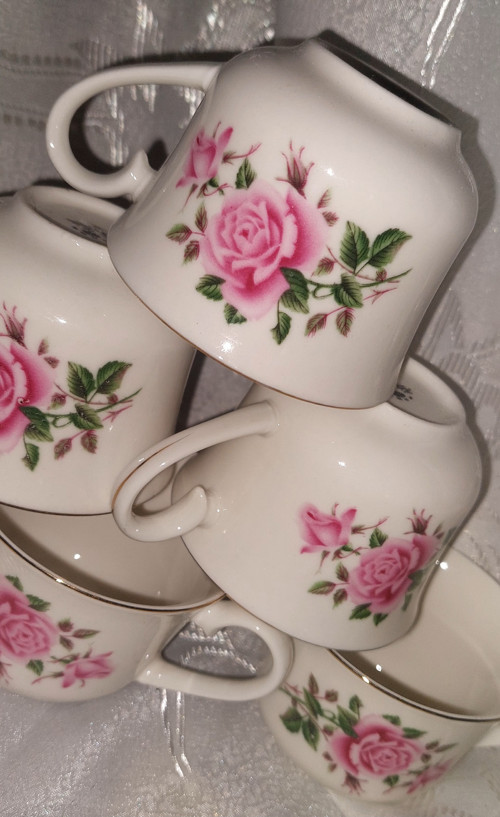 Jemný porcelánový hrníček — foto 2