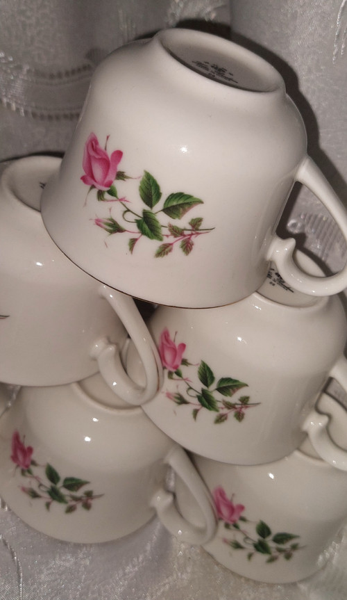 Jemný porcelánový hrníček — foto 6