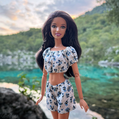 Kraťasy s modrými kytičkami pro Barbie — foto 2