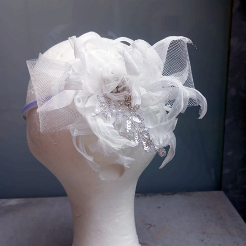 Bilý Fascinator Vintage — foto 3