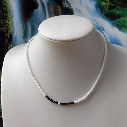 Náhrdelník - bílý spinel, černý spinel — foto 5