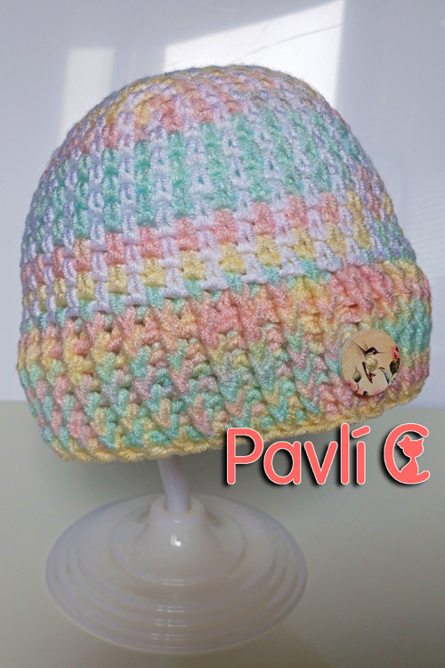 Duhová čepička s knoflíkem — foto 2