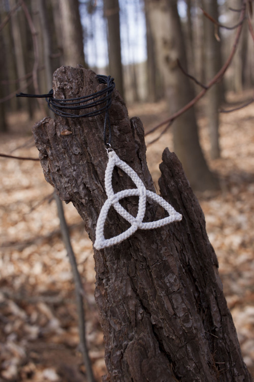 Bílá triquetra — foto 4