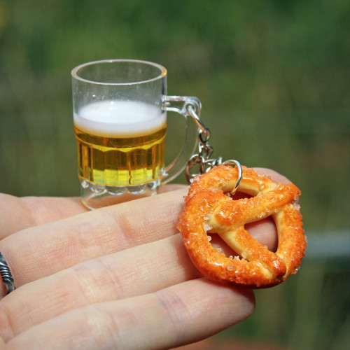 Pivo a preclík (přívěsek) — foto 2