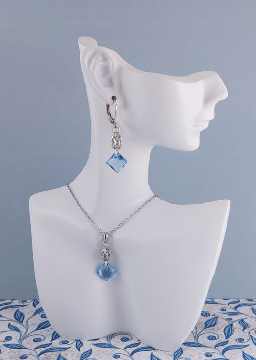 Souprava Swarovski blankytně modrá — foto 4