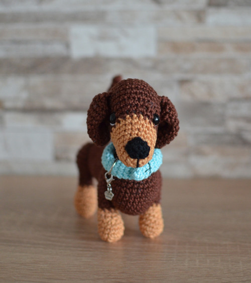 Háčkovaný mini jezevčík — foto 3
