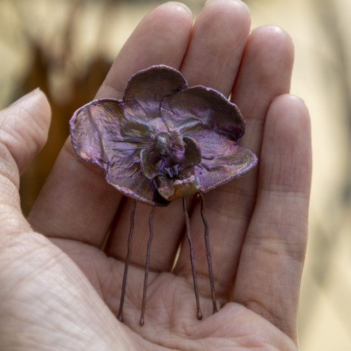 Hřebínek - pokovená orchidej — foto 2