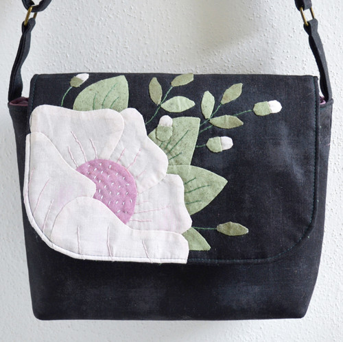 Kabelka s aplikací květů (japonský patchwork) — foto 2