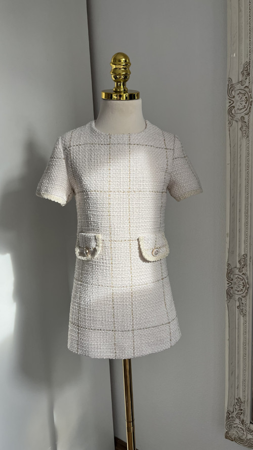 Dívčí šatičky ala Chanel — foto 4