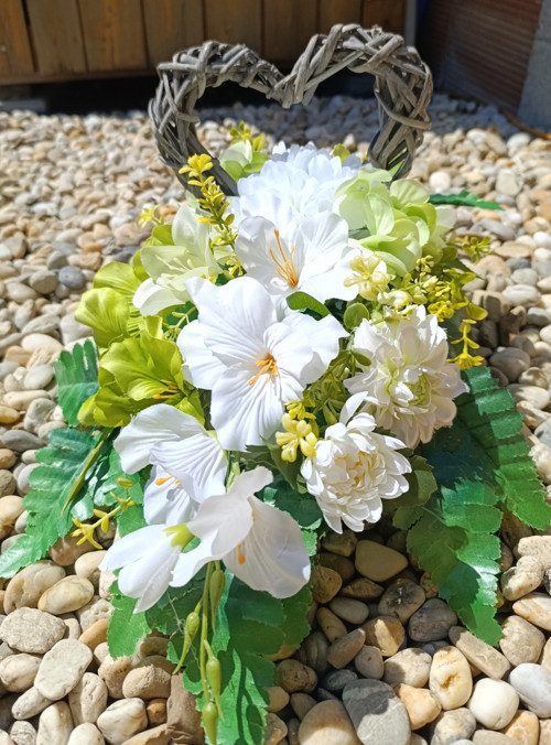 Dekorace se srdcem bílo/zelená — foto 2