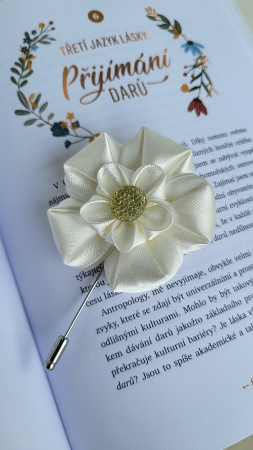 Květ kanzashi — foto 3
