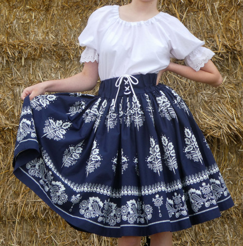 Suknice se šnerovačkou — foto 3