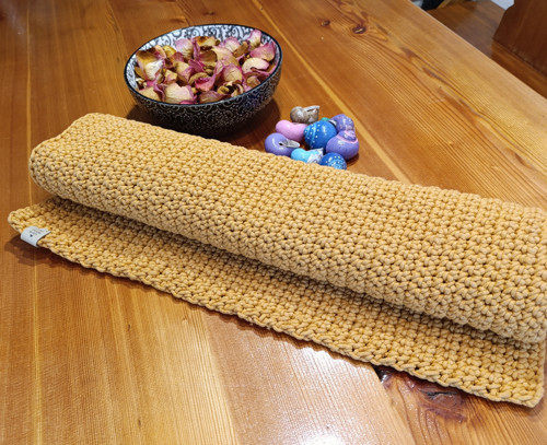 Háčkovaný středový ubrus/prostírání — foto 3