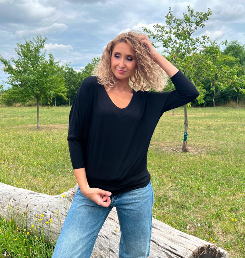 Volný top s pasem černý V výstřih — foto 2
