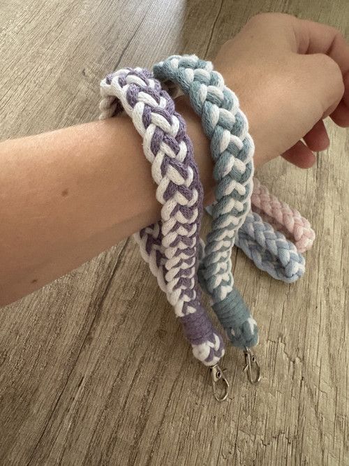 Macramé klíčenka — foto 2