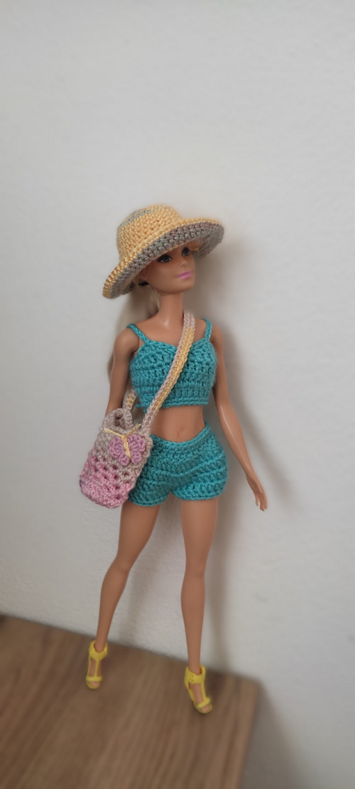 Klobouček a taška pro Barbie — foto 2