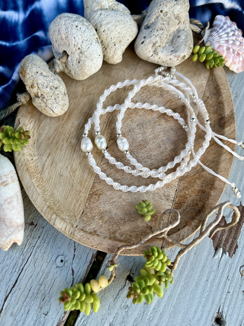 Macramé náramek s říční perlou — foto 2