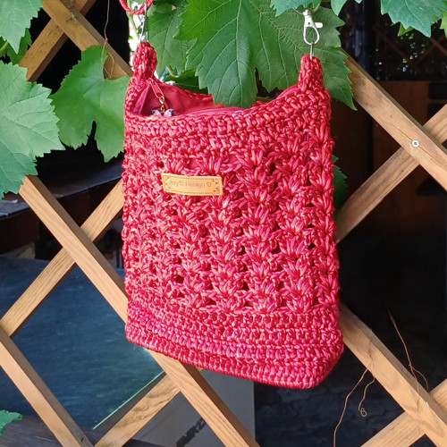 Červená Crossbody — foto 3