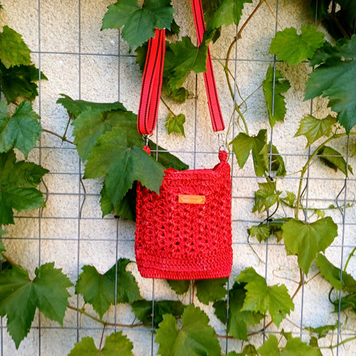 Červená Crossbody — foto 4