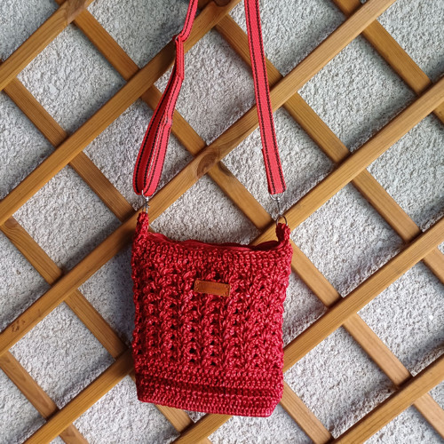 Červená Crossbody — foto 2