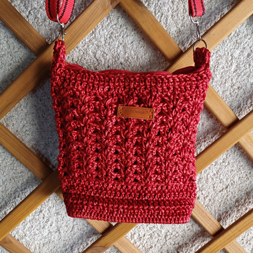 Červená Crossbody — foto 6