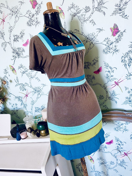 Šaty retro look — foto 3