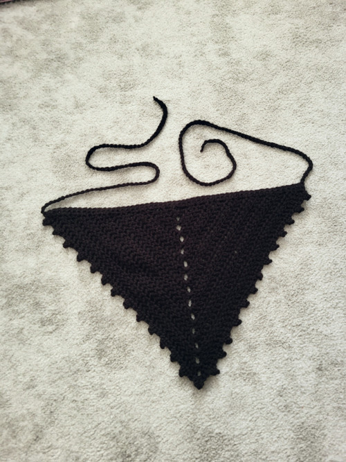 Černá háčkovaná bandana — foto 4