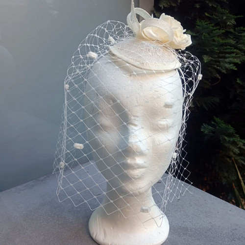 Ivory Fascinator Sinamay — foto 4