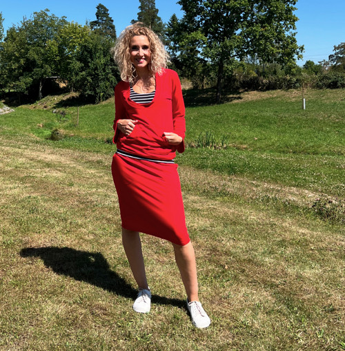 Červená sukně s kapsami krátká — foto 4