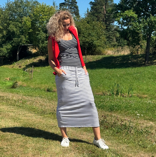 Bíločerná sukně s kapsami dlouhá — foto 3