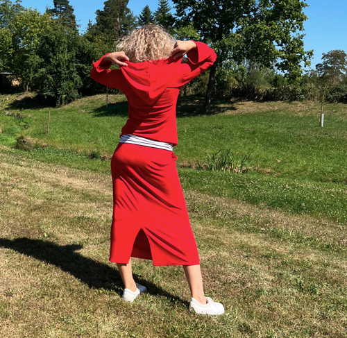 Červená sukně s kapsami dlouhá — foto 2