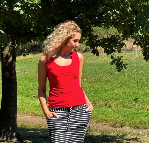 Tričko bez rukávů červené — foto 5