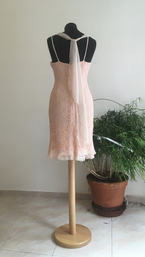Krajkové společenské šaty — foto 2