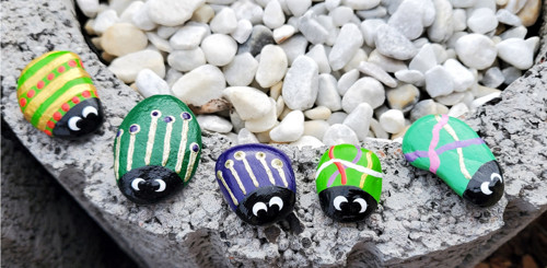 Malovaný kámen "Mini brouček" na přání — foto 6