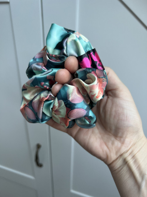 Pinkpunk scrunchie - světle tyrkysová — foto 2