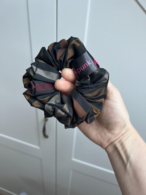 Pinkpunk scrunchie - hnědý proužek — foto 2