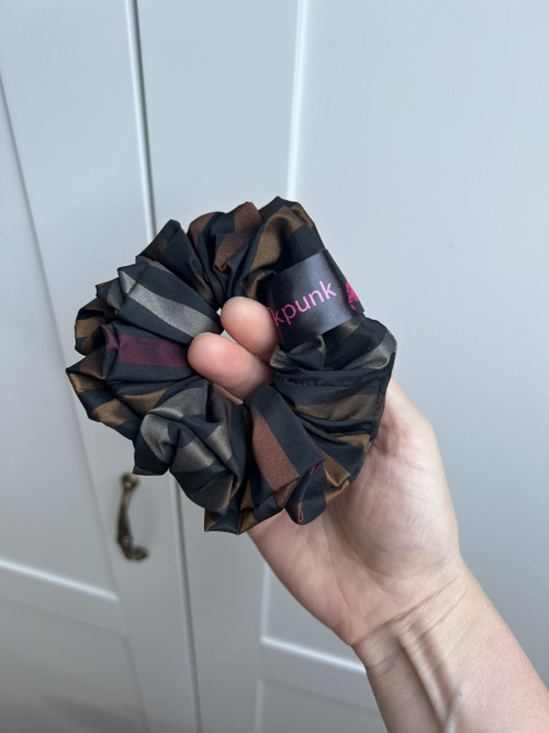 Pinkpunk scrunchie - hnědý proužek — foto 4