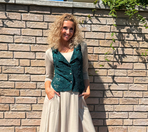 Zelená krajková vesta — foto 6