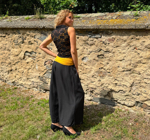 Černá krajková vesta — foto 6