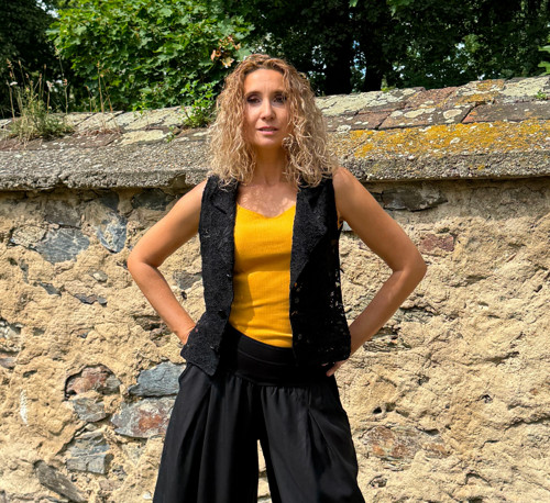 Černá krajková vesta — foto 2