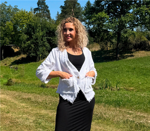 Bílé sako - odrbaný vzhled — foto 5