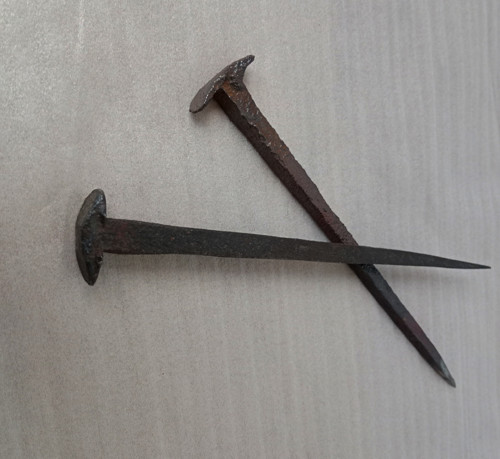 Starobylé repasované hřeby 23 cm — foto 3