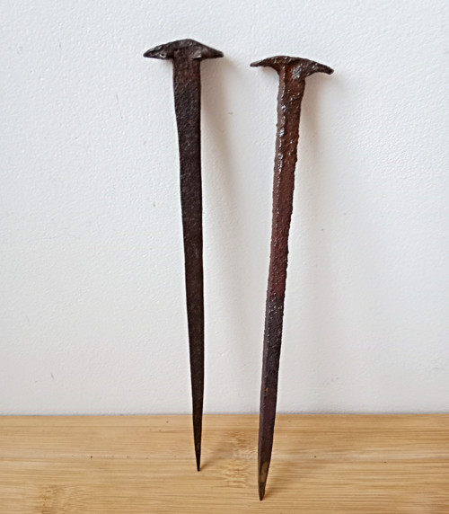 Starobylé repasované hřeby 23 cm — foto 4