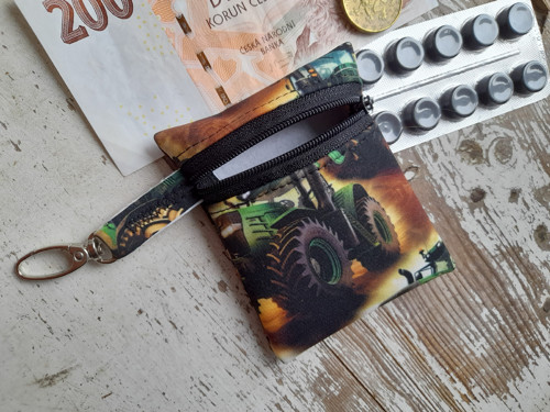 Kapsička,klíčenka,peněženka-traktor — foto 3