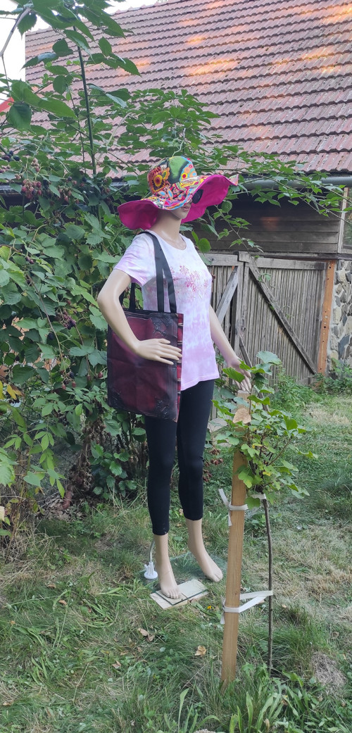 Dámské tričko vel. M s květy — foto 5