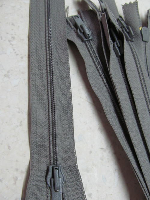 ZIP délka 25 cm — foto 3
