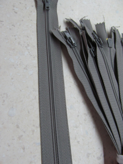ZIP délka 25 cm — foto 4