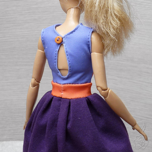 Barevné šatičky pro Barbie — foto 5