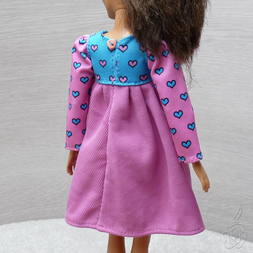 Barevné šatičky pro Barbie — foto 4