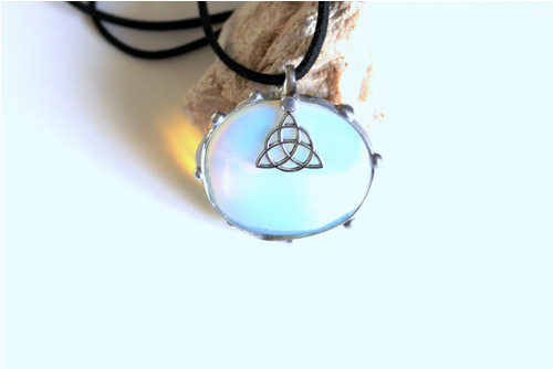 Opalit průhledný šperk - triquetra keltský — foto 3